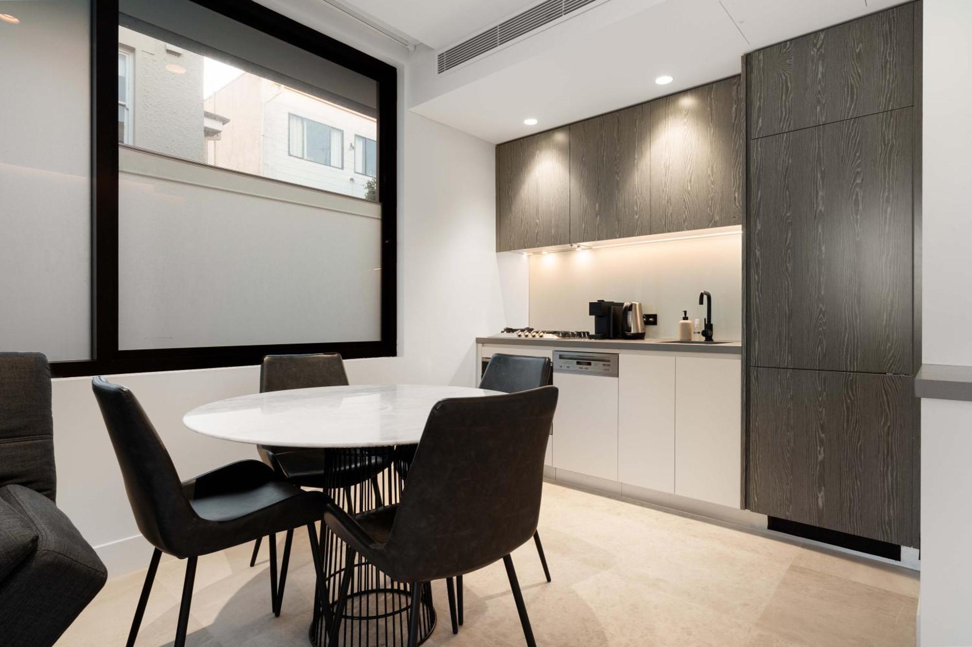 Apartment Stylish 1br With Balcony Near Coogee Sydney